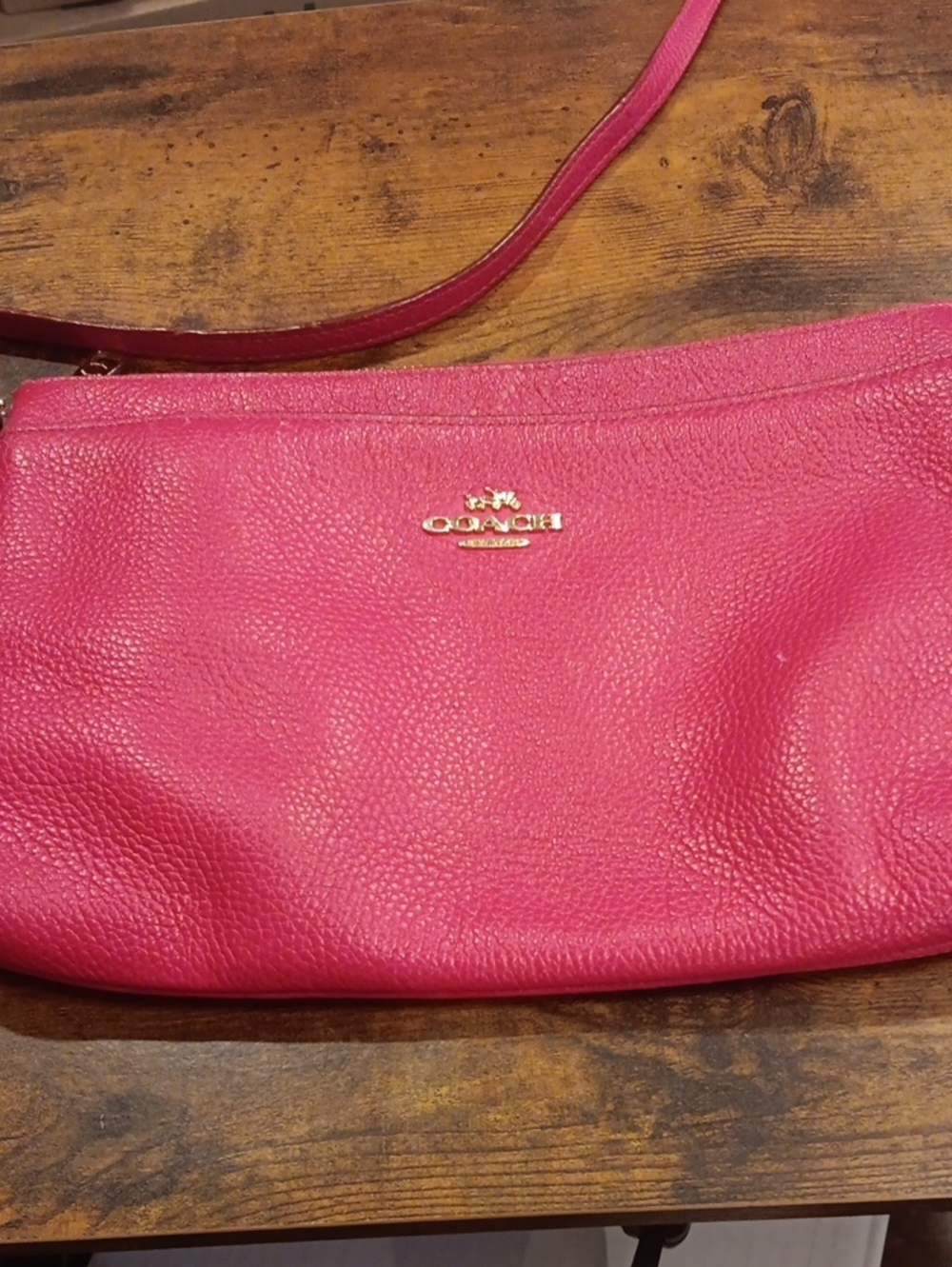 Authentic COACH Fuchsia Hot Pink Pebbled Leather Crossbody Bag Gold Hardware